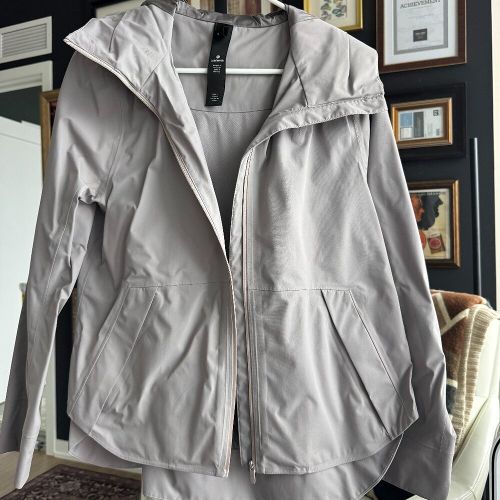 Lululemon Everyday Getaway Waterproof Jacket - Grey, Size 6